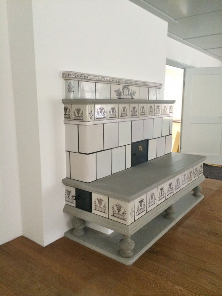 Antiker Kachelofen - Kanton Basel