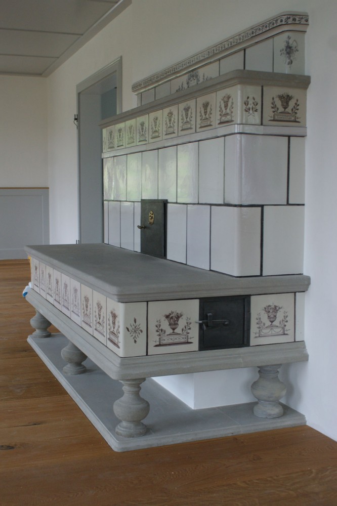 Antiker Kachelofen - Kanton Basel