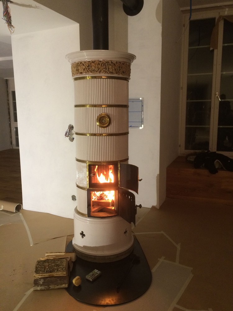 Antiker Kachelofen - Kanton Bern