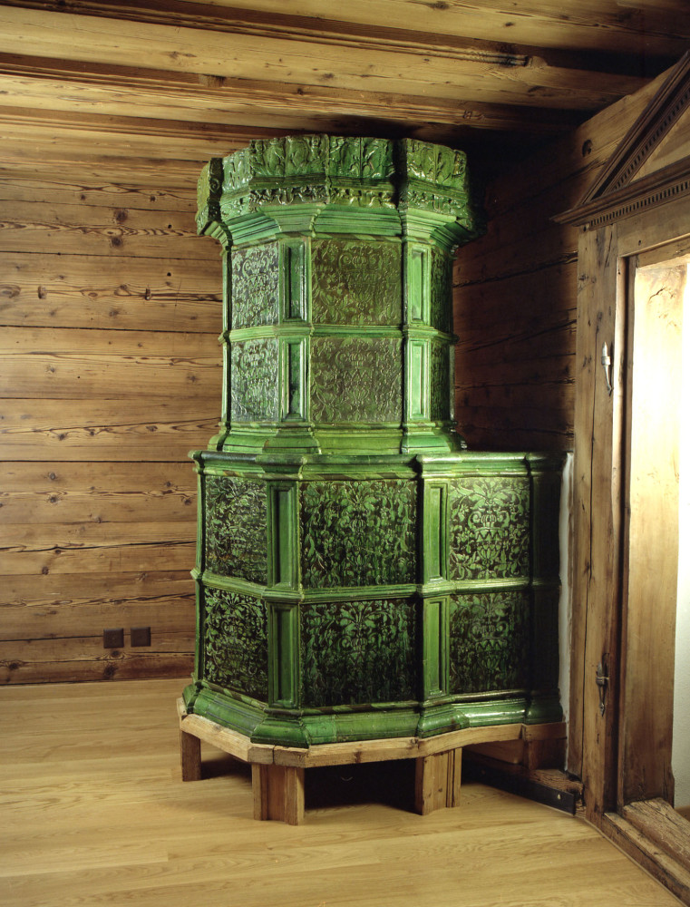 Antiker Kachelofen - Kanton Uri