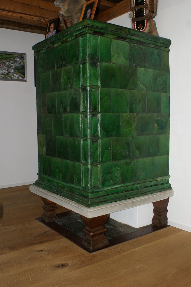 Antiker Kachelofen - Kanton Uri