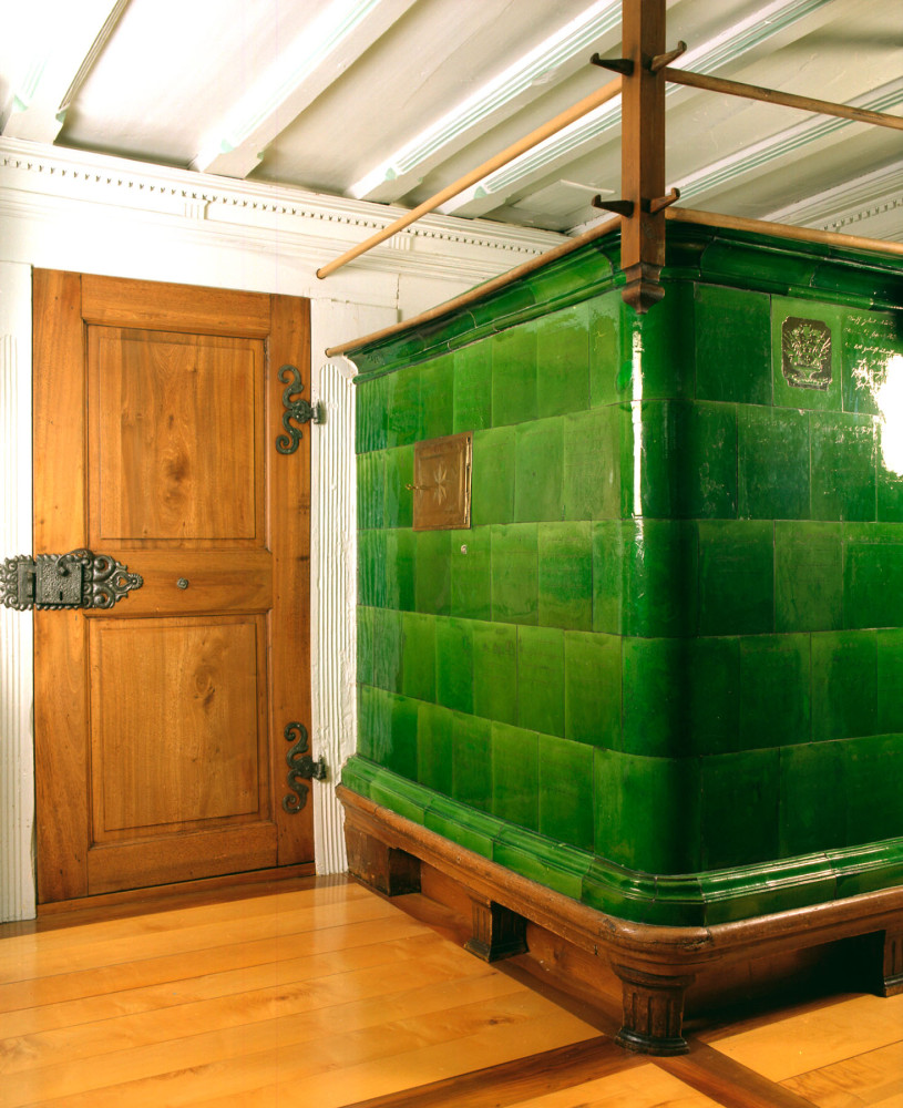 Antiker Kachelofen - Kanton Uri