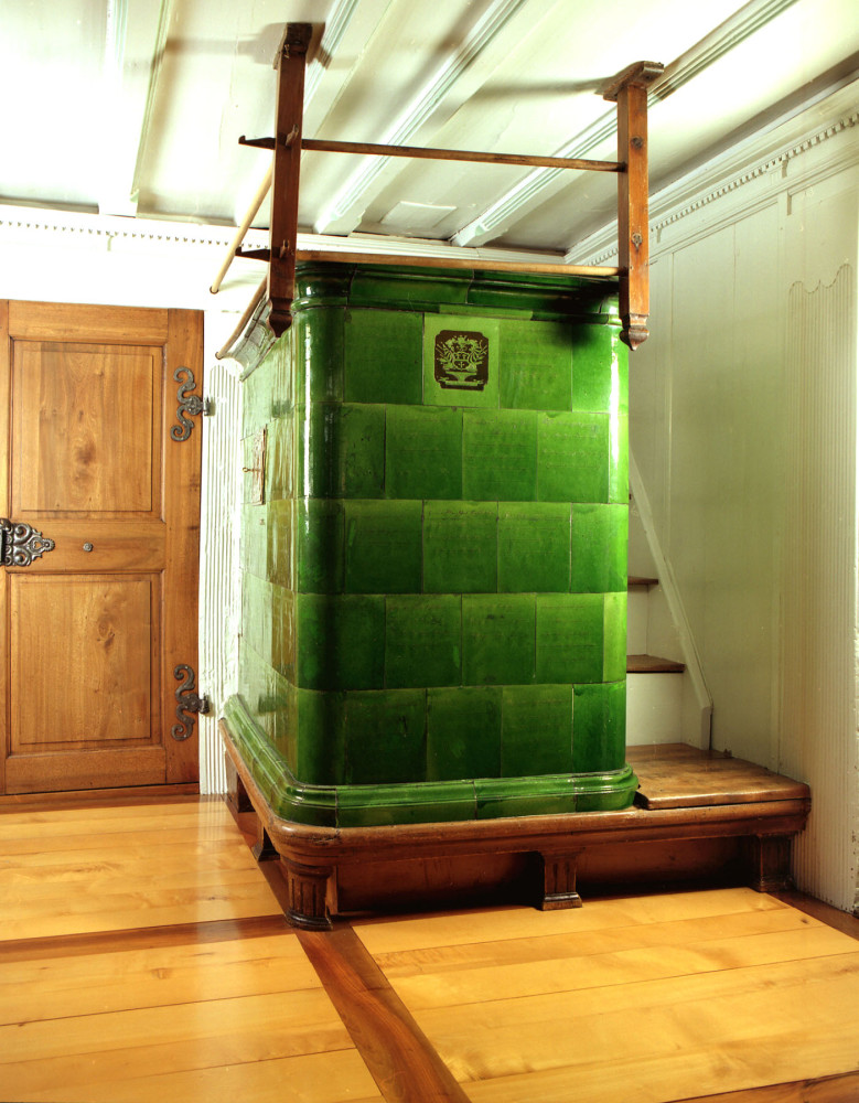 Antiker Kachelofen - Kanton Uri