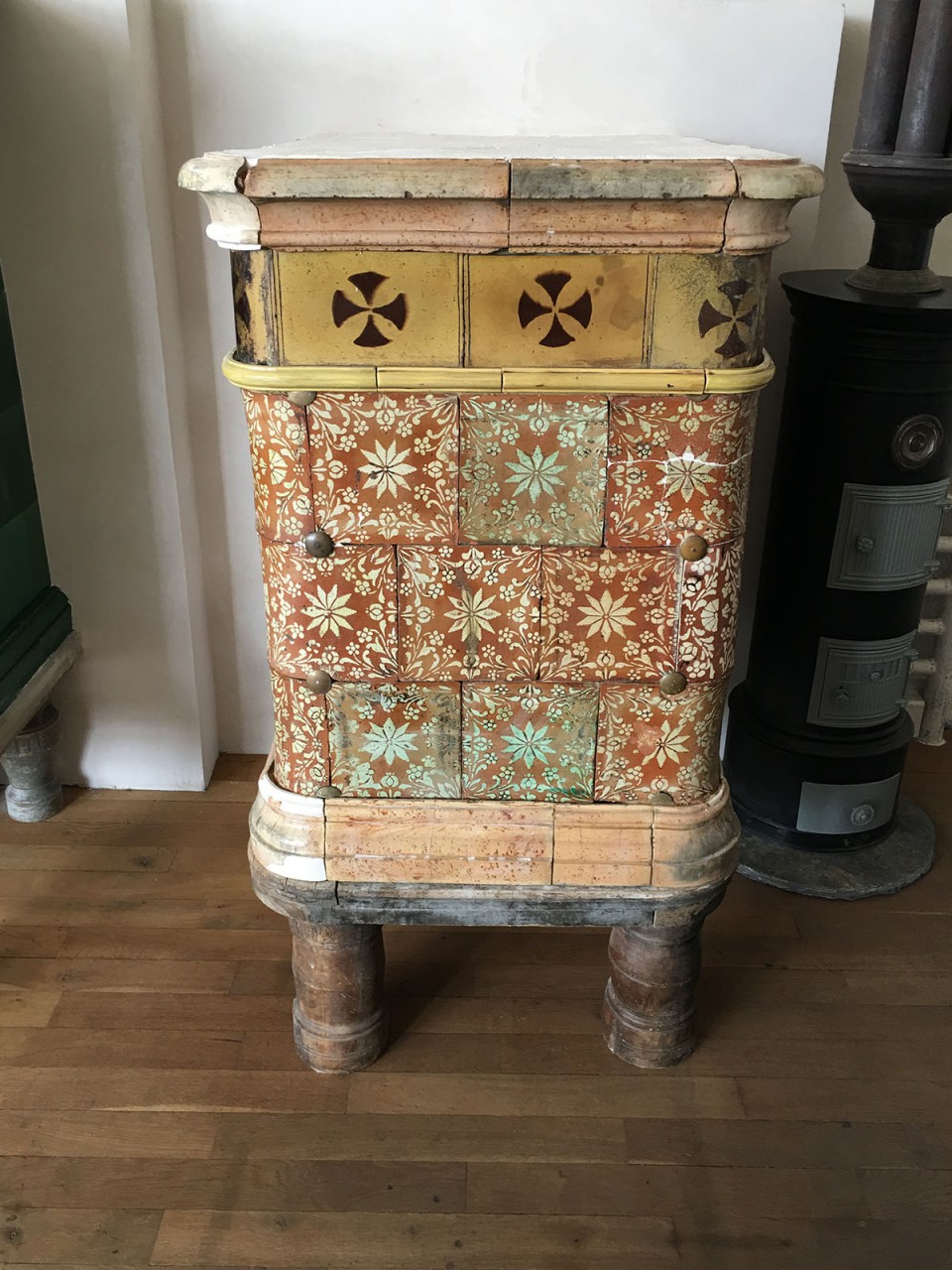 Antiker Kachelofen 04