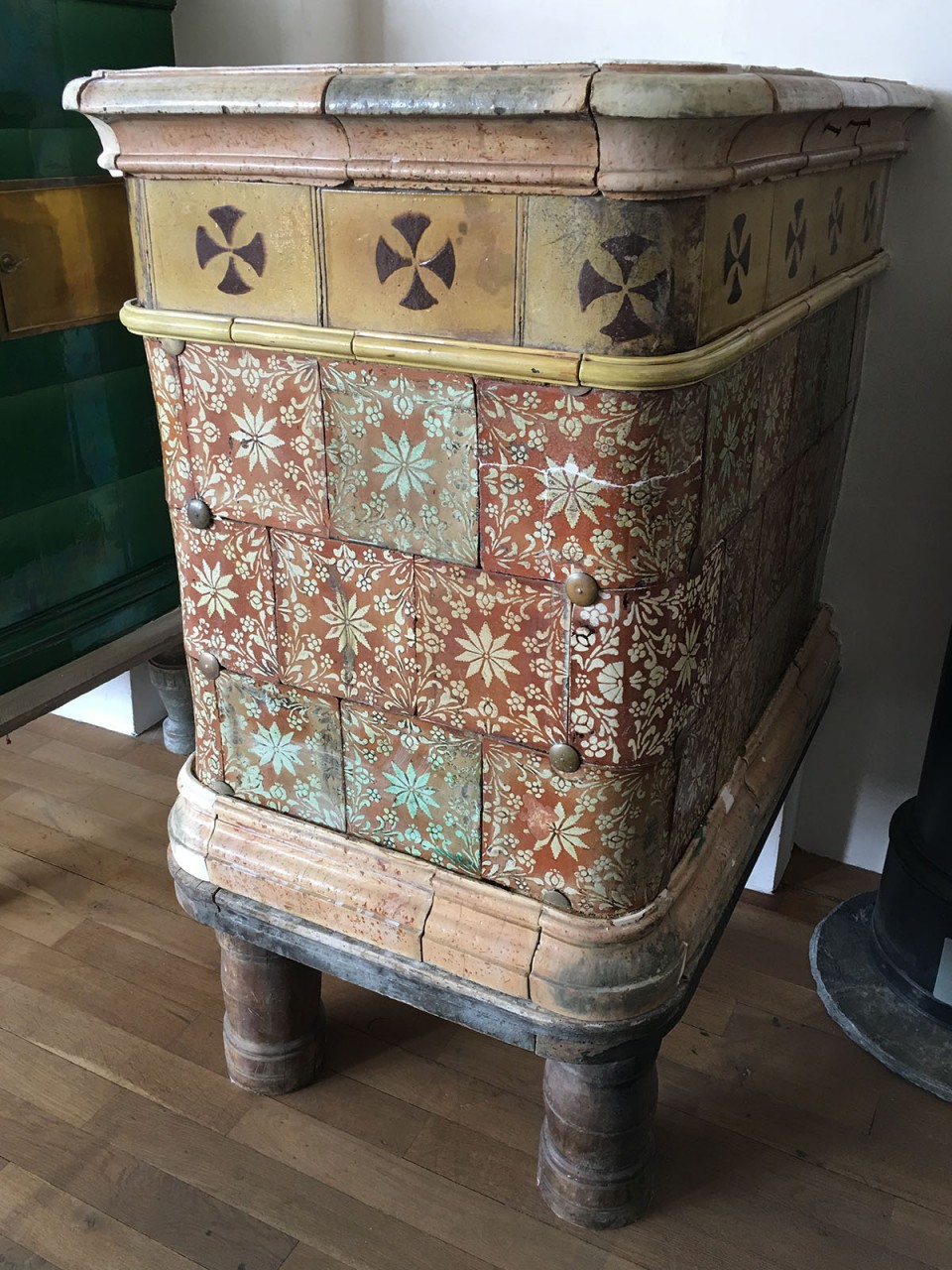 Antiker Kachelofen 04