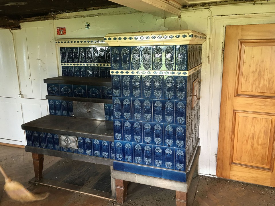 Antiker Kachelofen 09